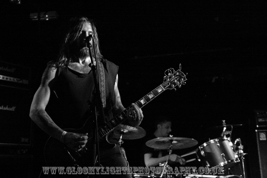 pet the preatcher  (3)